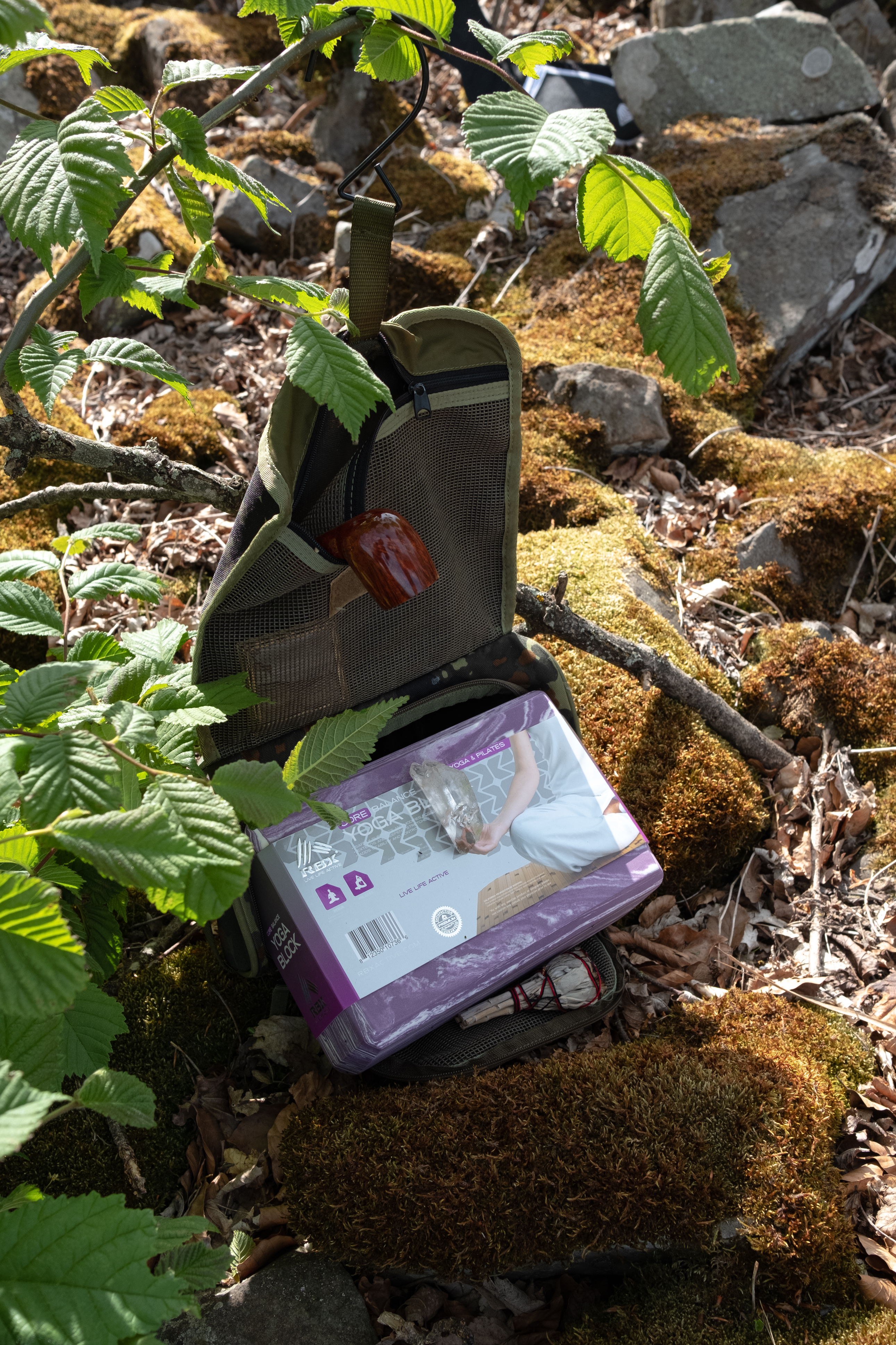 2020 05 Burial Of The White Man For Erik Niedling, Thuringia — Anica Kehr II — Jeronim Horvat